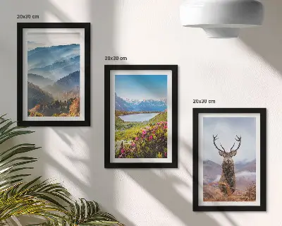 Fototapete Berglandschaft mit einem See und Hirschen in der Natur