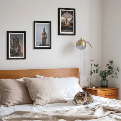 Bilderwand mit Ansichten von London, der Brücke und Big Ben
