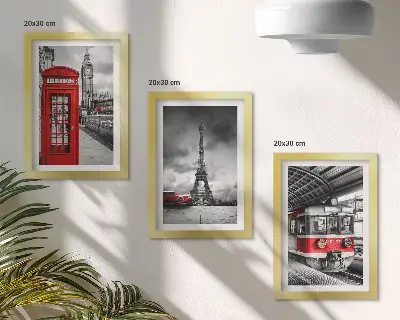 Bilderwand mit Motiven von ikonischen Städten wie London und Paris sowie Schienenverkehr