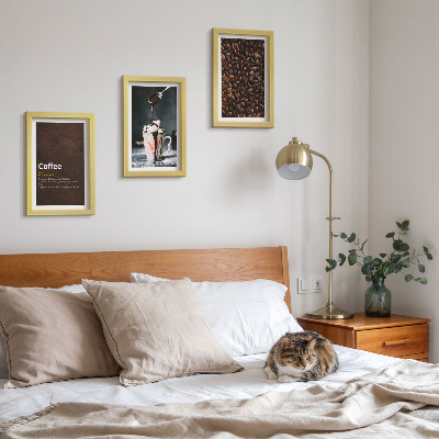 Bilderwand Definition eines Getränks aus Kaffeebohnen und Schlagsahne