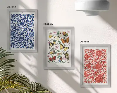 Bilderwand mit Vintage-Postern von Blumen, Schmetterlingen und Ornamenten