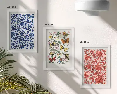 Bilderwand mit Vintage-Postern von Blumen, Schmetterlingen und Ornamenten