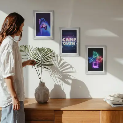 Bilderset mit Rahmen mit Gamepads und Game-Over-Motiven