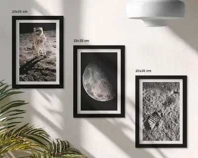 Bilderwand fotografischer Kunstdruck eines Astronauten mit Fußabdruck auf dem Mond