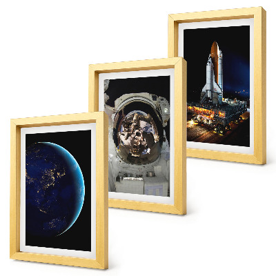 Fotowand Weltraumansichten mit Erde, Astronaut und Rakete