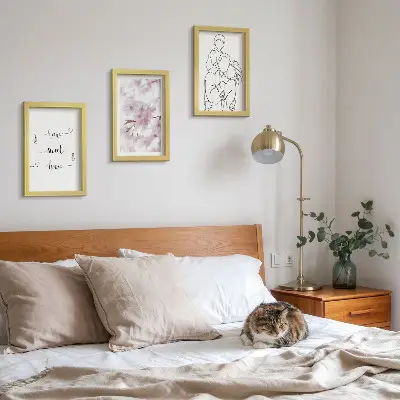 Fotowand mit minimalistischem Design von Blumen und Familie