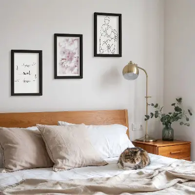 Fotowand mit minimalistischem Design von Blumen und Familie