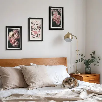 Bilderwand mit Vintage-Rosen und Traum-Inschrift