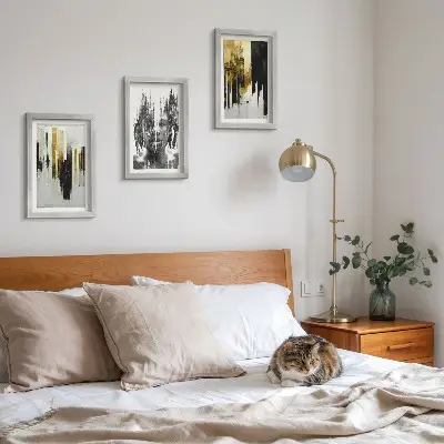 Bilderset mit Rahmen abstraktes Design in Kombination mit Porträtkunst und Architektur
