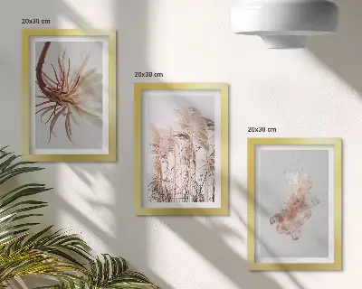 Bilderwand mit Blumen und Gräsern auf hellem Hintergrund in einem harmonischen Set