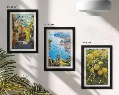 Bilderwand mit malerischen Küstenstraßen, Meerblick und Zitronenmotiven