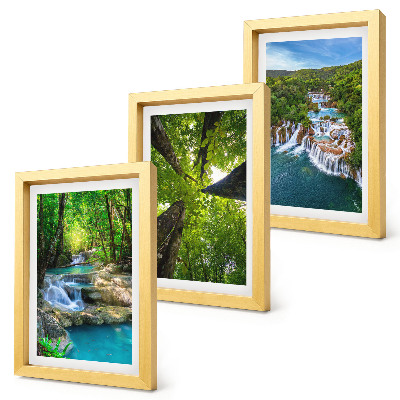 Bilderwand Wasserfälle in einem grünen Wald mit kristallklarem Wasser