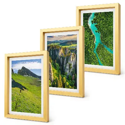 Bilderset mit Rahmen grüne Berglandschaft mit Fluss und Felsen