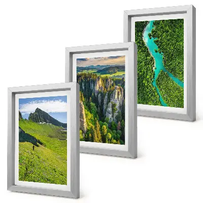 Bilderset mit Rahmen grüne Berglandschaft mit Fluss und Felsen