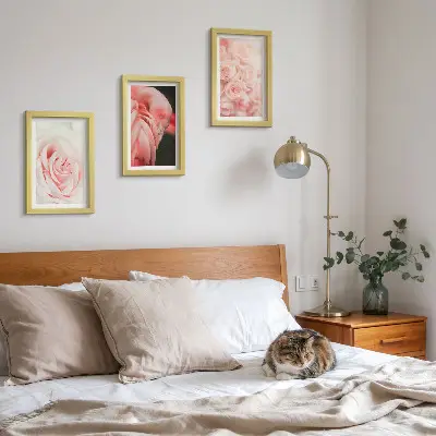 Bilderwand in Pastellrosa und mit Flamingo in zarten Farbtönen