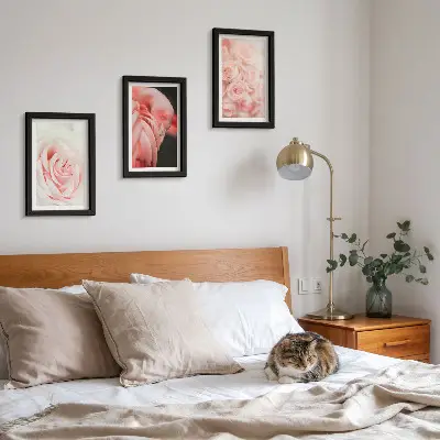 Bilderwand in Pastellrosa und mit Flamingo in zarten Farbtönen