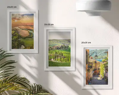 Fototapete italienische Landschaft mit Fluss, Hügeln und einer Stadtgasse
