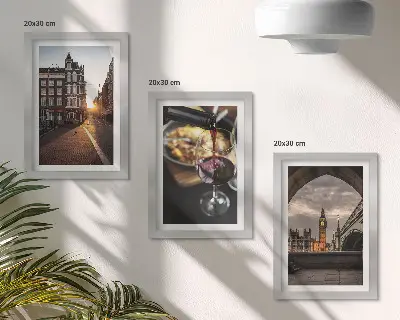 Bilderwand mit einer Stadtansicht, kulinarischen Motiven und dem Stadtbild von London