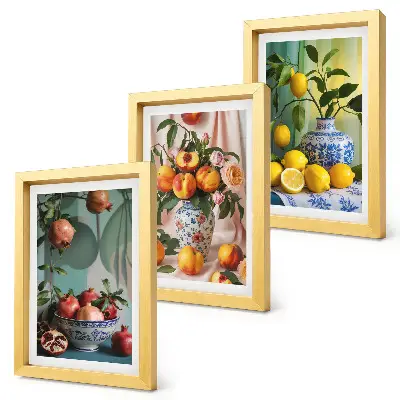 Bilderwand mit Granatäpfeln, Pfirsichen und Zitronen in Vasen
