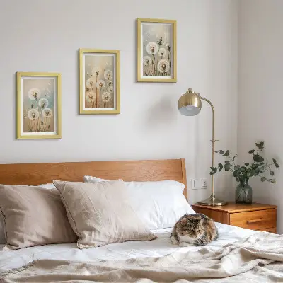 Bilderwand mit Löwenzahnblüten vor einem Hintergrund aus Pastellfarben