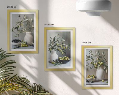 Bilderwand Oliven in Vasen mit Zweigen auf grauem Hintergrund