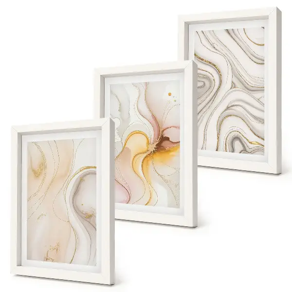 Bilderwand mit abstrakten, warmen Mustern und eleganten Motiven