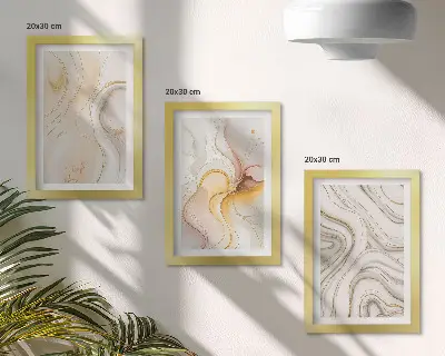 Bilderwand mit abstrakten, warmen Mustern und eleganten Motiven