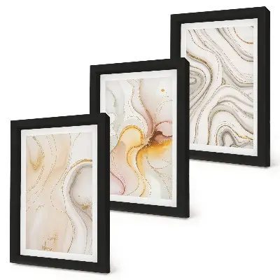 Bilderwand mit abstrakten, warmen Mustern und eleganten Motiven