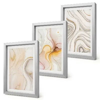 Bilderwand mit abstrakten, warmen Mustern und eleganten Motiven