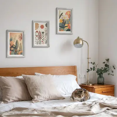 Bilderwand mit Boho-Pflanzenmustern in warmen Farbtönen und natürlichem Flair