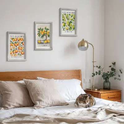 Bilderwand mit frischen Zitrusfrüchten in bunten Farben