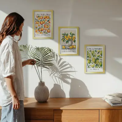 Bilderwand mit frischen Zitrusfrüchten in bunten Farben
