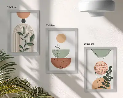 Bilderwand mit abstrakten Formen und farbenfrohen Pflanzenmotiven