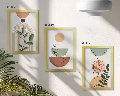 Bilderwand mit abstrakten Formen und farbenfrohen Pflanzenmotiven