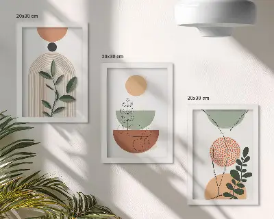 Bilderwand mit abstrakten Formen und farbenfrohen Pflanzenmotiven