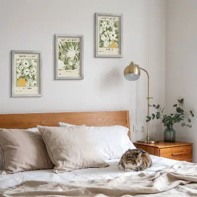 Bilderwand mit floralen Motiven aus London Tokio und Dublin