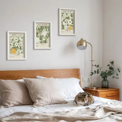 Bilderwand mit floralen Motiven aus London Tokio und Dublin
