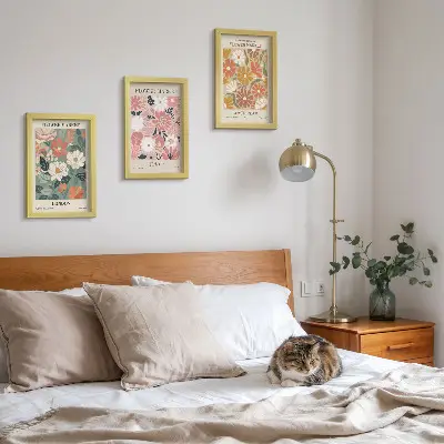 Bilderwand mit floralen Motiven von London, Tokio und Amsterdam