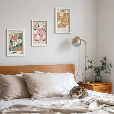 Bilderwand mit floralen Motiven von London, Tokio und Amsterdam