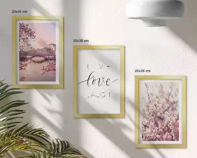 Bilderwand mit Blumenmotiven, einer Brücke und einer Inschrift
