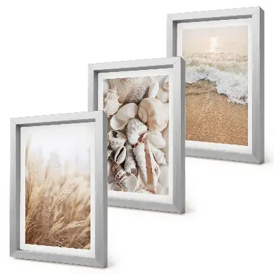 Bilderwand mit Strandmotiven, Muscheln und Meereswellen