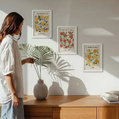 Blumenposter-Set mit Rahmen themenbezogen auf London, Mailand und Paris