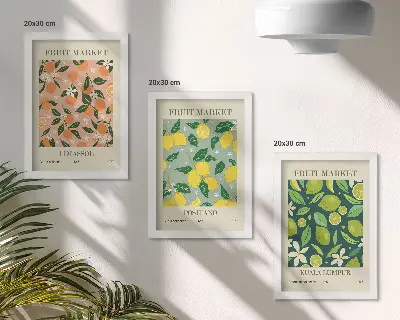 Bilderwand mit fruchtigen Zitrusmustern und Vintage-Blumen