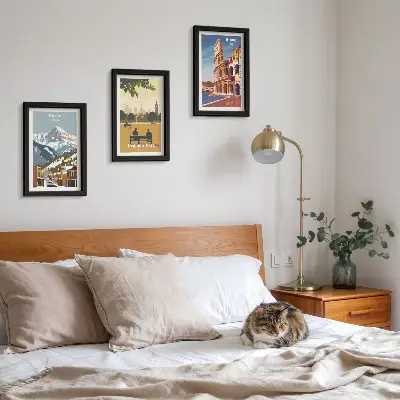 Bilderwand mit Bergen im Ouray Park in London und dem Kolosseum in Rom