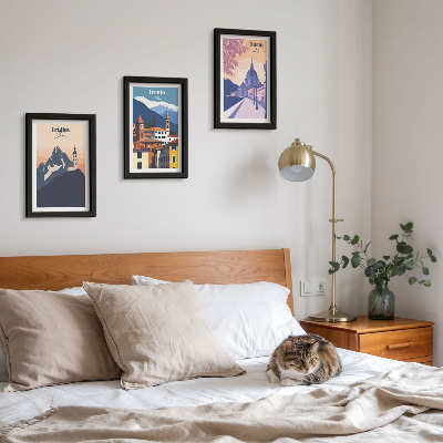Bilderwand Berge und Retro-Architektur – farbenfrohe Illustrationen