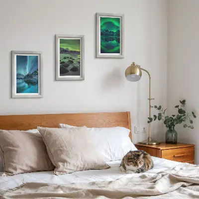 Bilderwand mit Winterlandschaft, Nordlichtern und Bergen