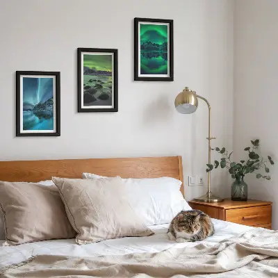 Bilderwand mit Winterlandschaft, Nordlichtern und Bergen