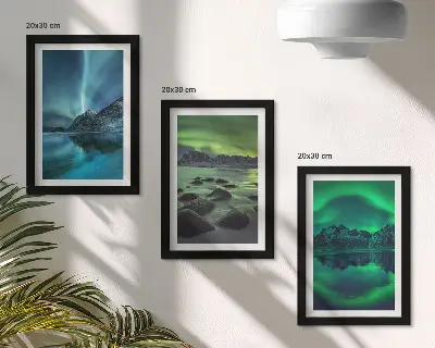 Bilderwand mit Winterlandschaft, Nordlichtern und Bergen