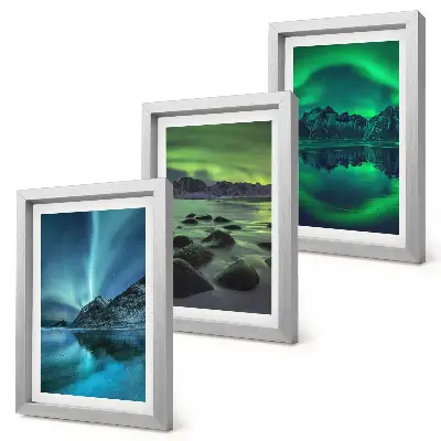 Bilderwand mit Winterlandschaft, Nordlichtern und Bergen