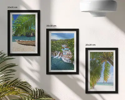 Bilderset mit Rahmen tropisches Strandmotiv mit Boot und Wasserfällen
